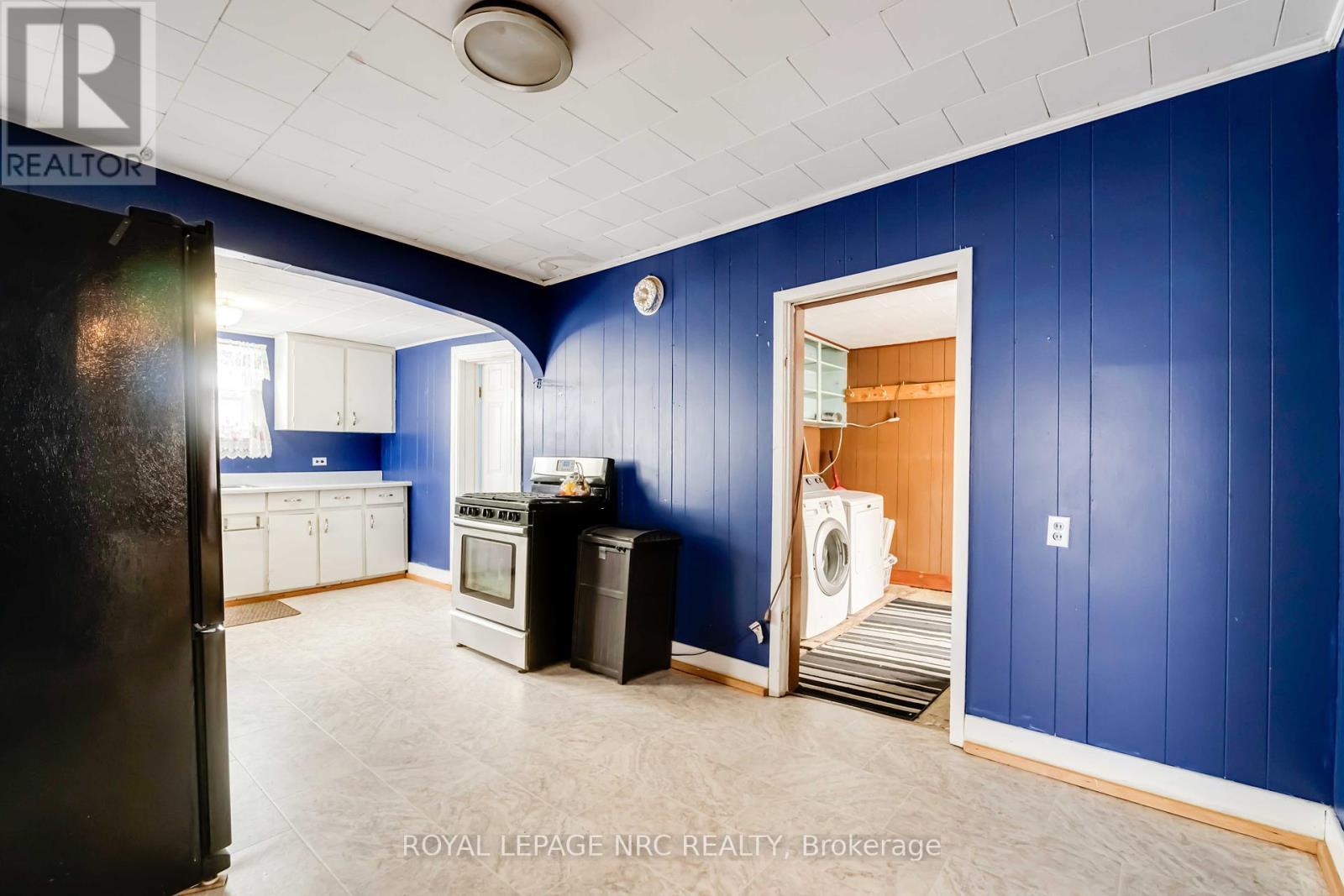 












368 RIDGEWAY ROAD

,
Fort Erie (Crystal Beach),




Ontario
L0S1N0

