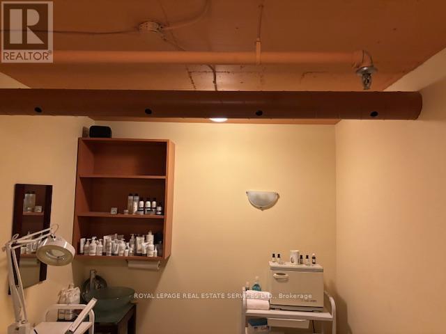 












D - 2116 QUEEN STREET E

,
Toronto,




Ontario
M4E1E2

