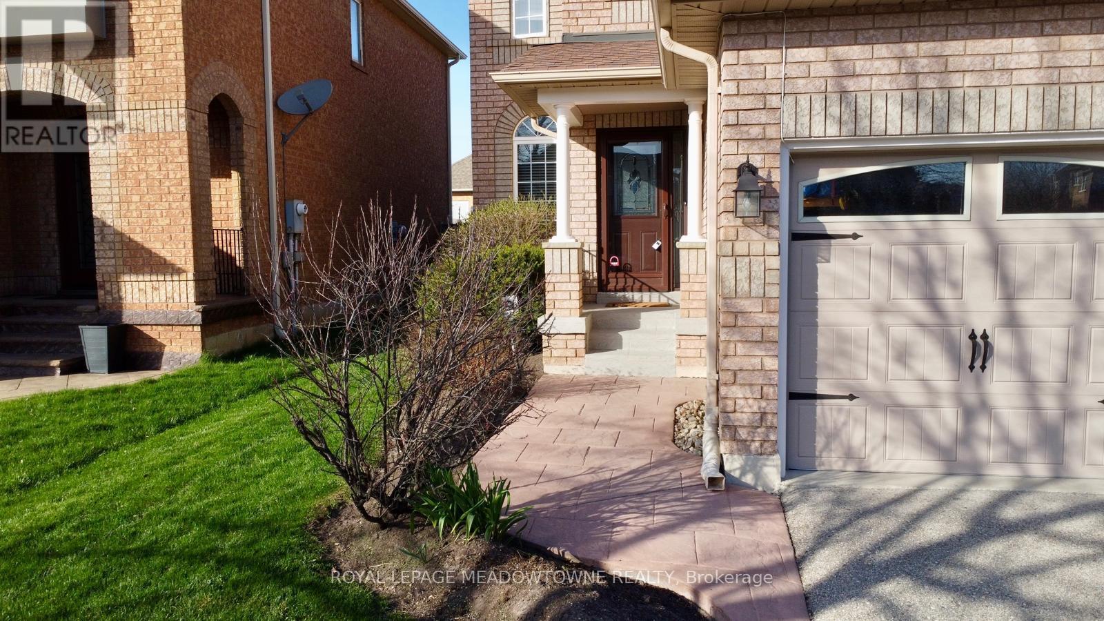 












51 ROBERTSON DAVIES DRIVE

,
Brampton,




Ontario
L7A1K3

