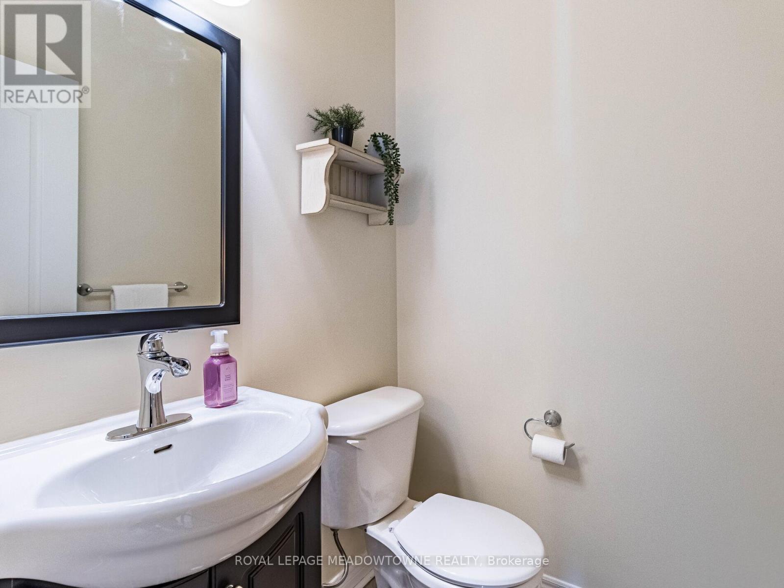 












51 ROBERTSON DAVIES DRIVE

,
Brampton,




Ontario
L7A1K3

