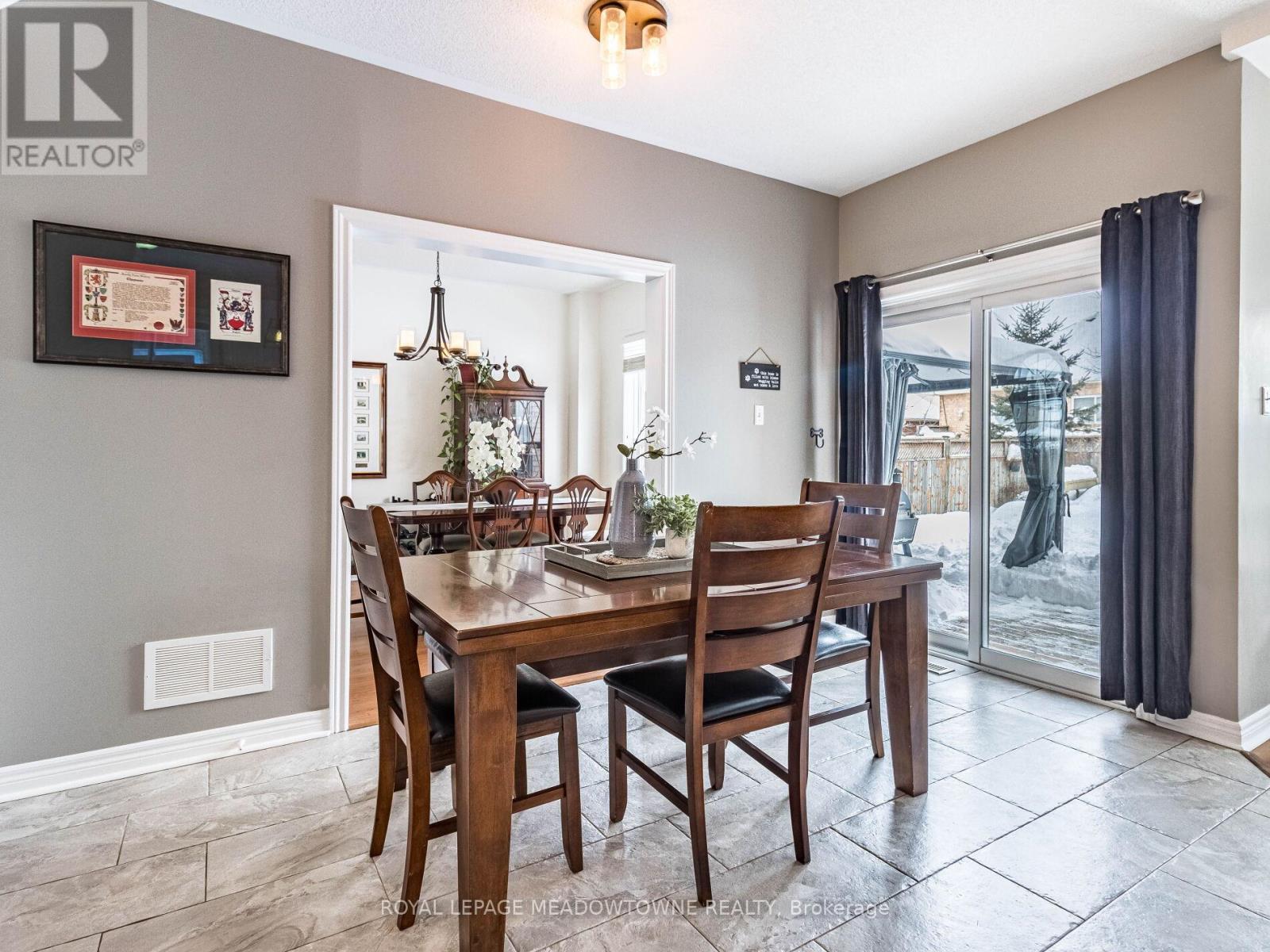 












51 ROBERTSON DAVIES DRIVE

,
Brampton,




Ontario
L7A1K3

