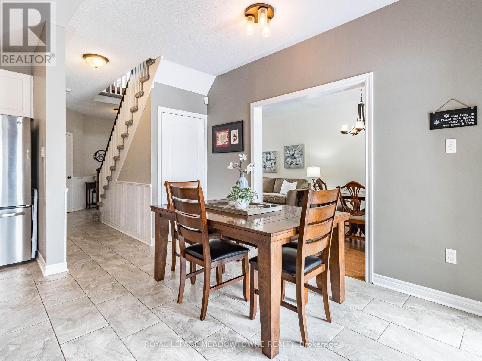












51 ROBERTSON DAVIES DRIVE

,
Brampton,




Ontario
L7A1K3

