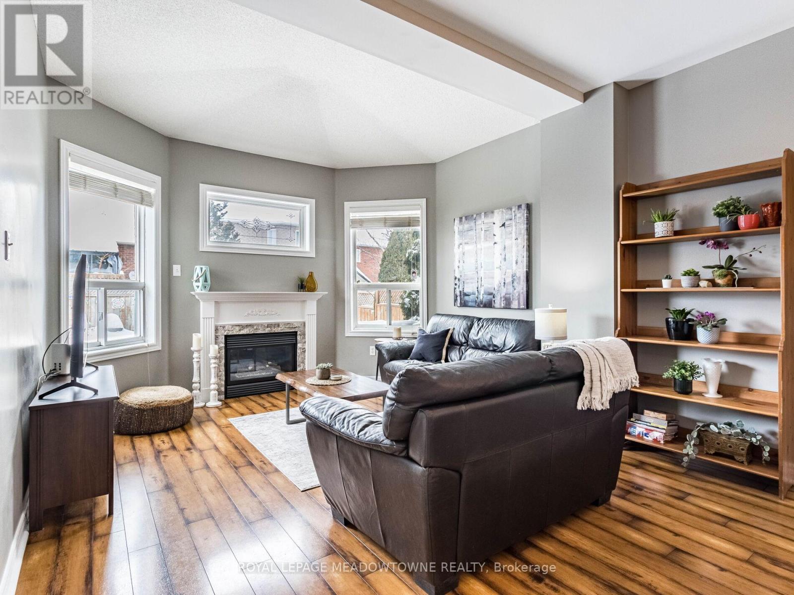 












51 ROBERTSON DAVIES DRIVE

,
Brampton,




Ontario
L7A1K3

