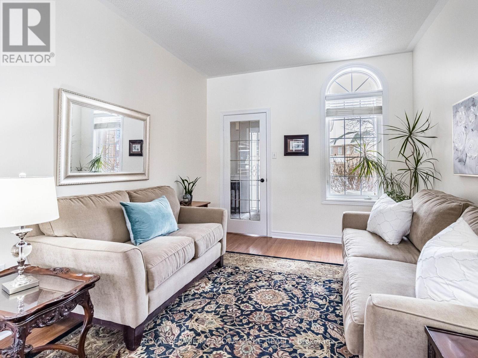












51 ROBERTSON DAVIES DRIVE

,
Brampton,




Ontario
L7A1K3

