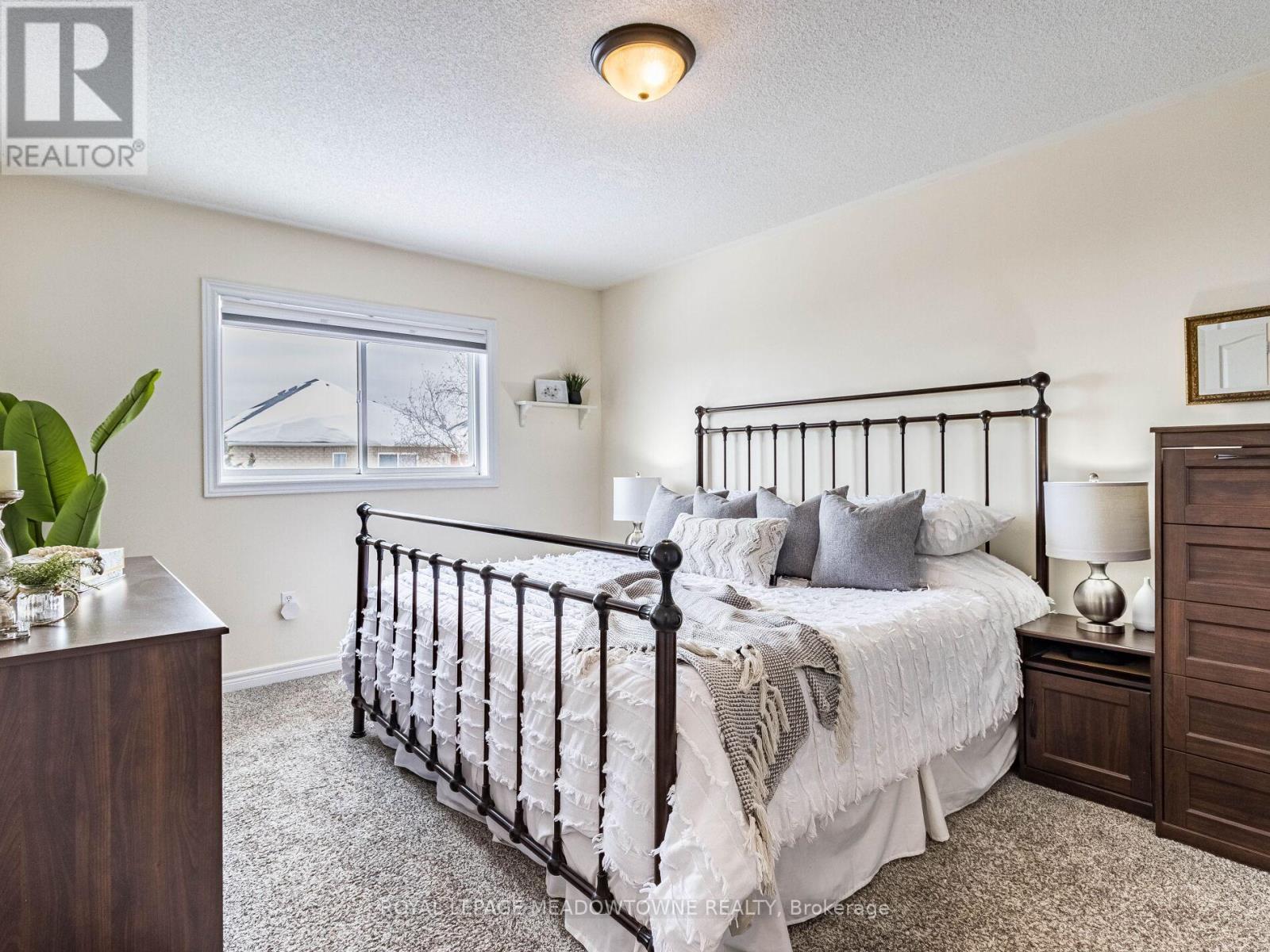 












51 ROBERTSON DAVIES DRIVE

,
Brampton,




Ontario
L7A1K3

