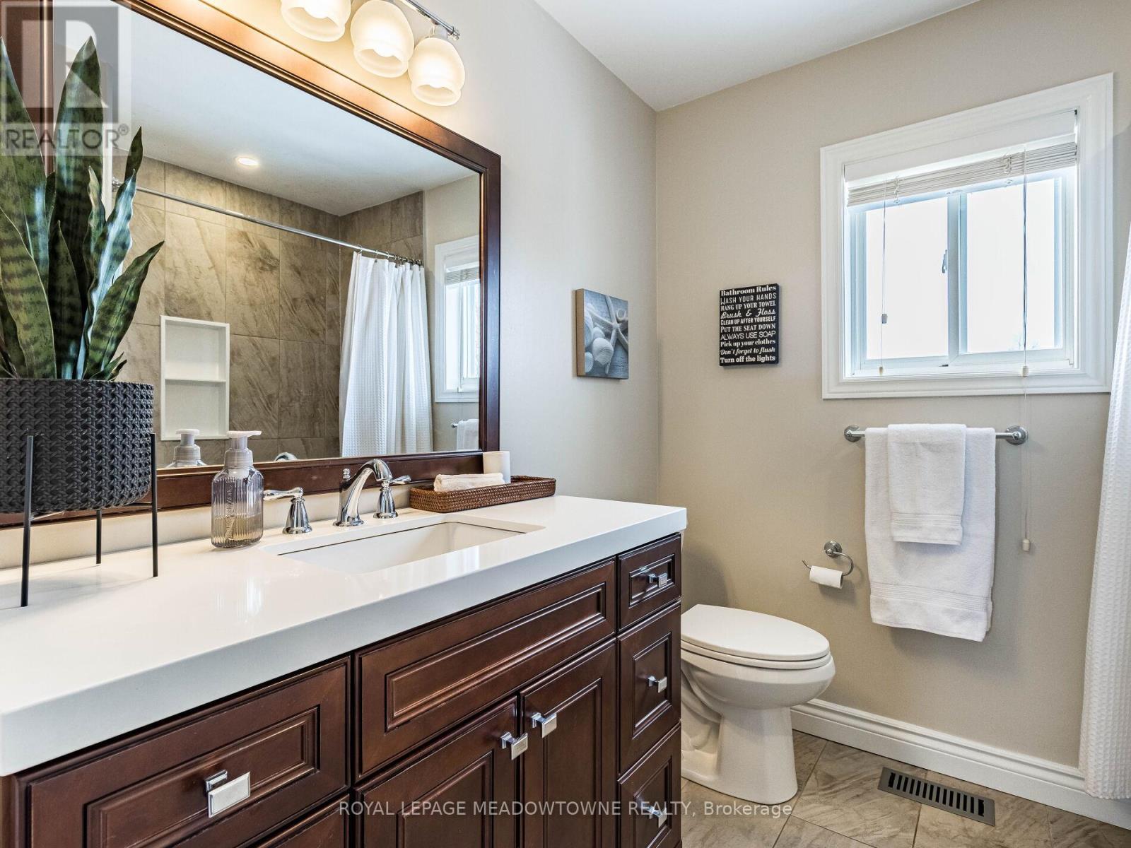 












51 ROBERTSON DAVIES DRIVE

,
Brampton,




Ontario
L7A1K3

