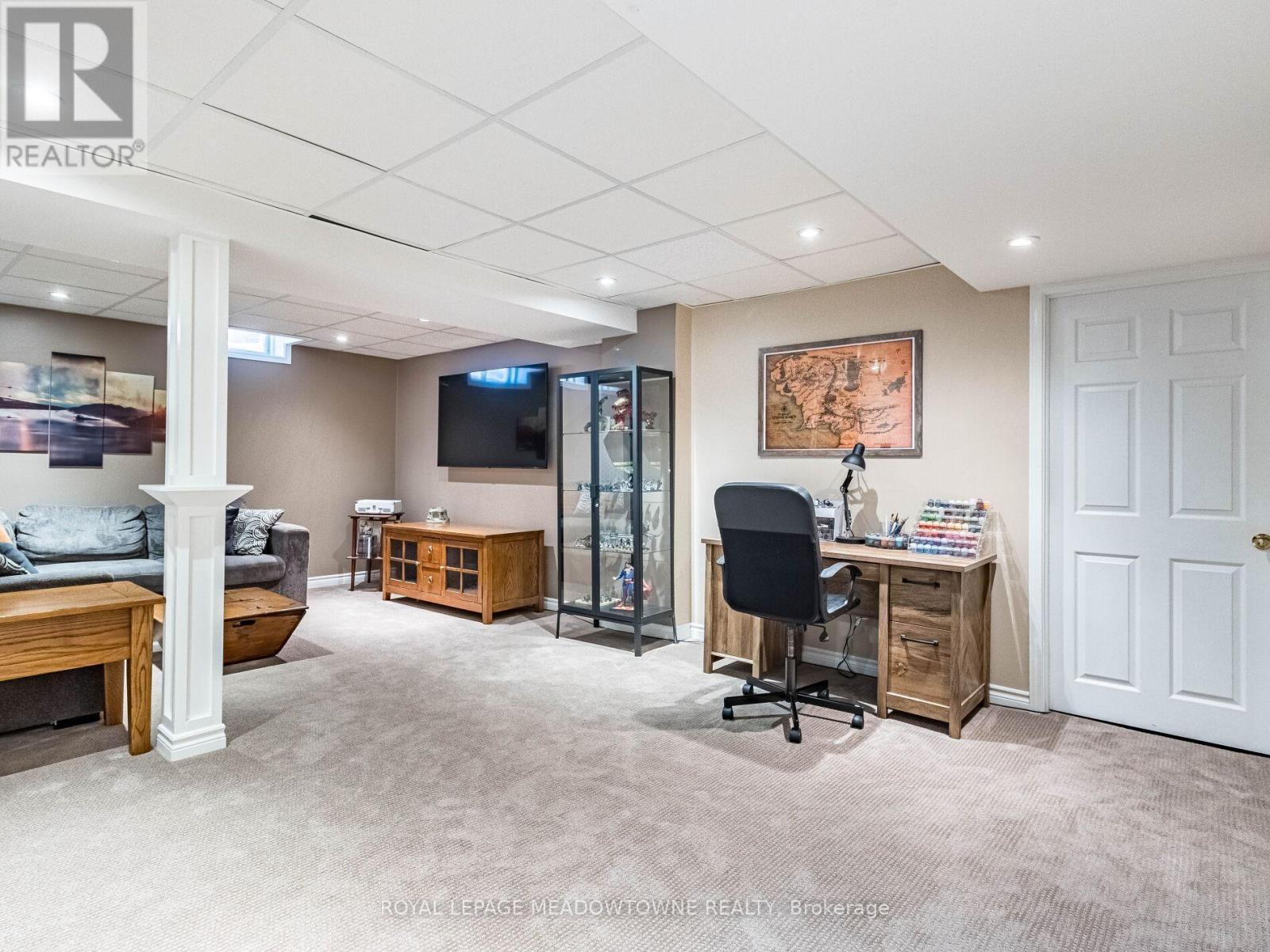 












51 ROBERTSON DAVIES DRIVE

,
Brampton,




Ontario
L7A1K3

