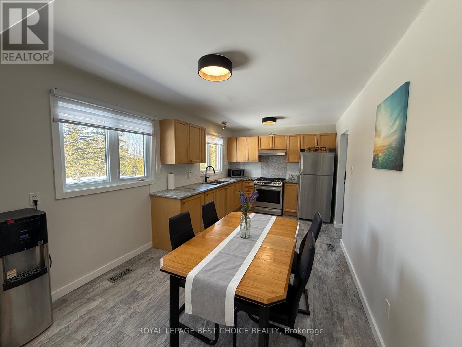












742247 DAWSON POINT ROAD

,
Temiskaming Shores (New Liskeard),




Ontario
P0J1P0

