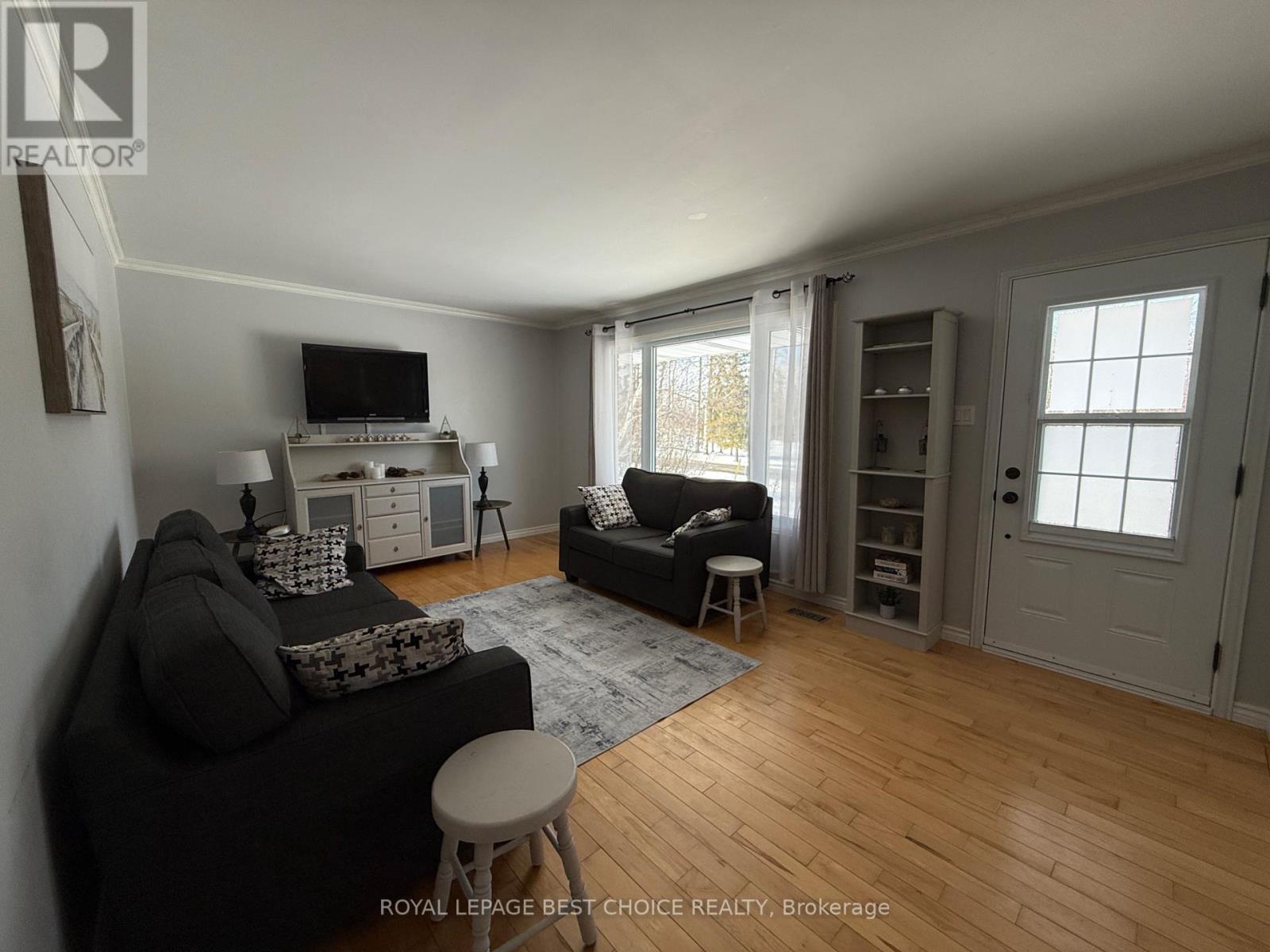 












742247 DAWSON POINT ROAD

,
Temiskaming Shores (New Liskeard),




Ontario
P0J1P0

