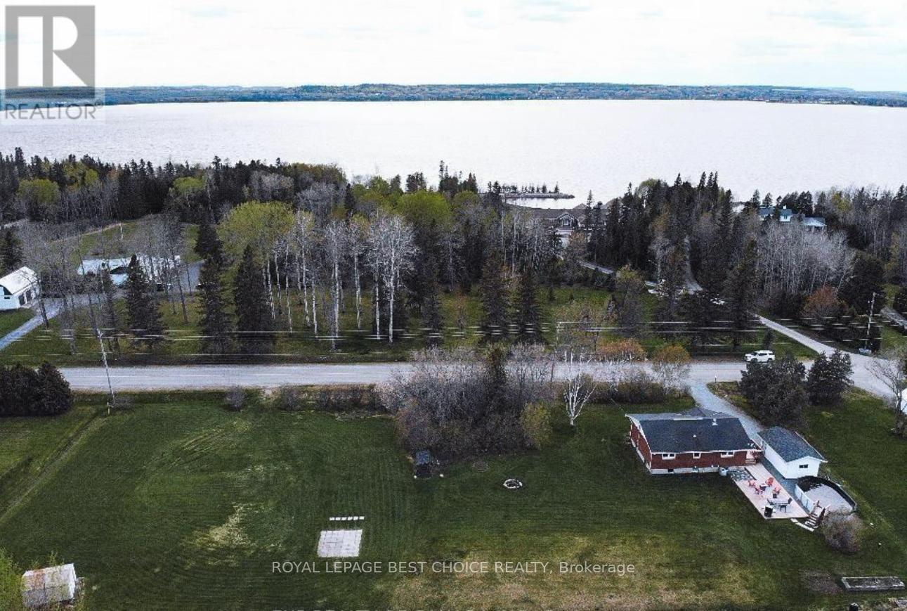 












742247 DAWSON POINT ROAD

,
Temiskaming Shores (New Liskeard),




Ontario
P0J1P0

