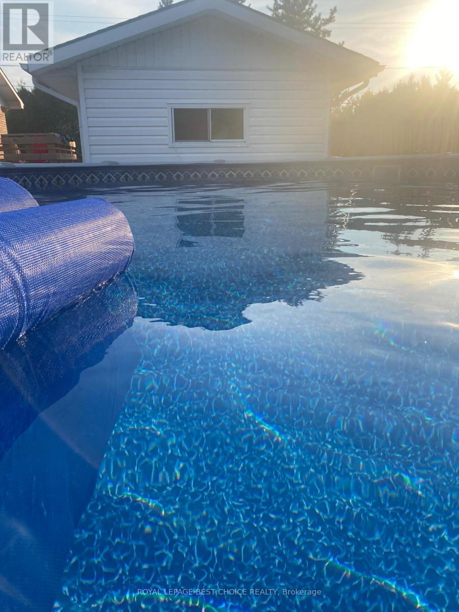 












742247 DAWSON POINT ROAD

,
Temiskaming Shores (New Liskeard),




Ontario
P0J1P0

