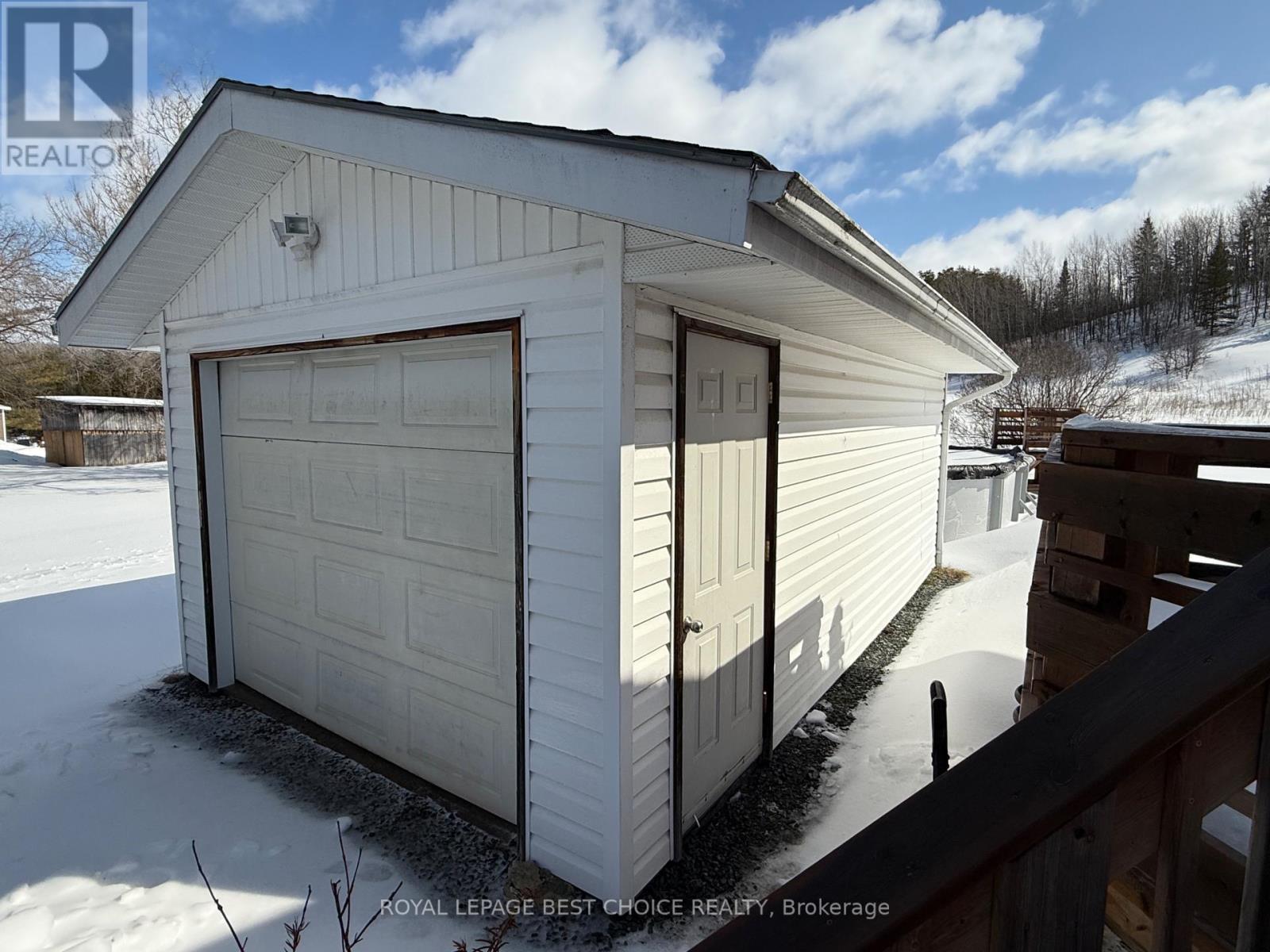 












742247 DAWSON POINT ROAD

,
Temiskaming Shores (New Liskeard),




Ontario
P0J1P0

