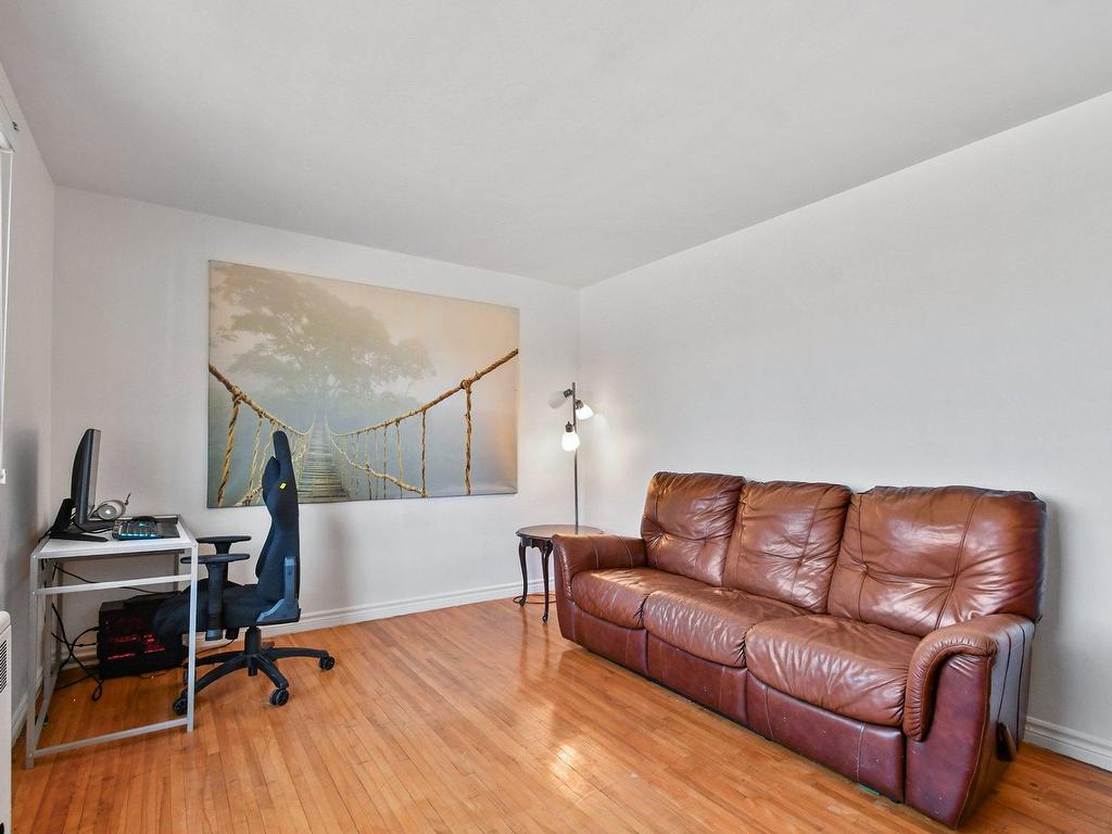 









125Z

 - 127Z


Av. Brien

,
Laval (Laval-des-Rapides),




QC
H7N3M2

