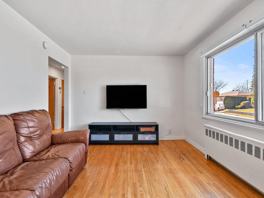 









125Z

 - 127Z


Av. Brien

,
Laval (Laval-des-Rapides),




QC
H7N3M2

