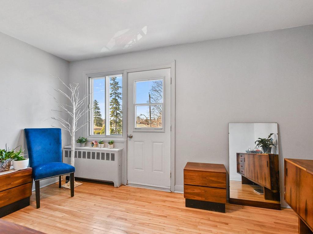 









125Z

 - 127Z


Av. Brien

,
Laval (Laval-des-Rapides),




QC
H7N3M2

