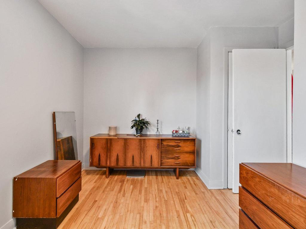 









125Z

 - 127Z


Av. Brien

,
Laval (Laval-des-Rapides),




QC
H7N3M2

