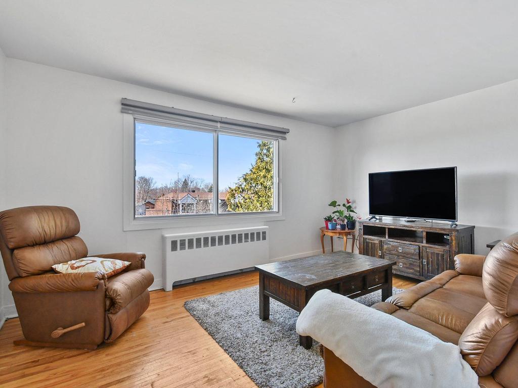 









125Z

 - 127Z


Av. Brien

,
Laval (Laval-des-Rapides),




QC
H7N3M2

