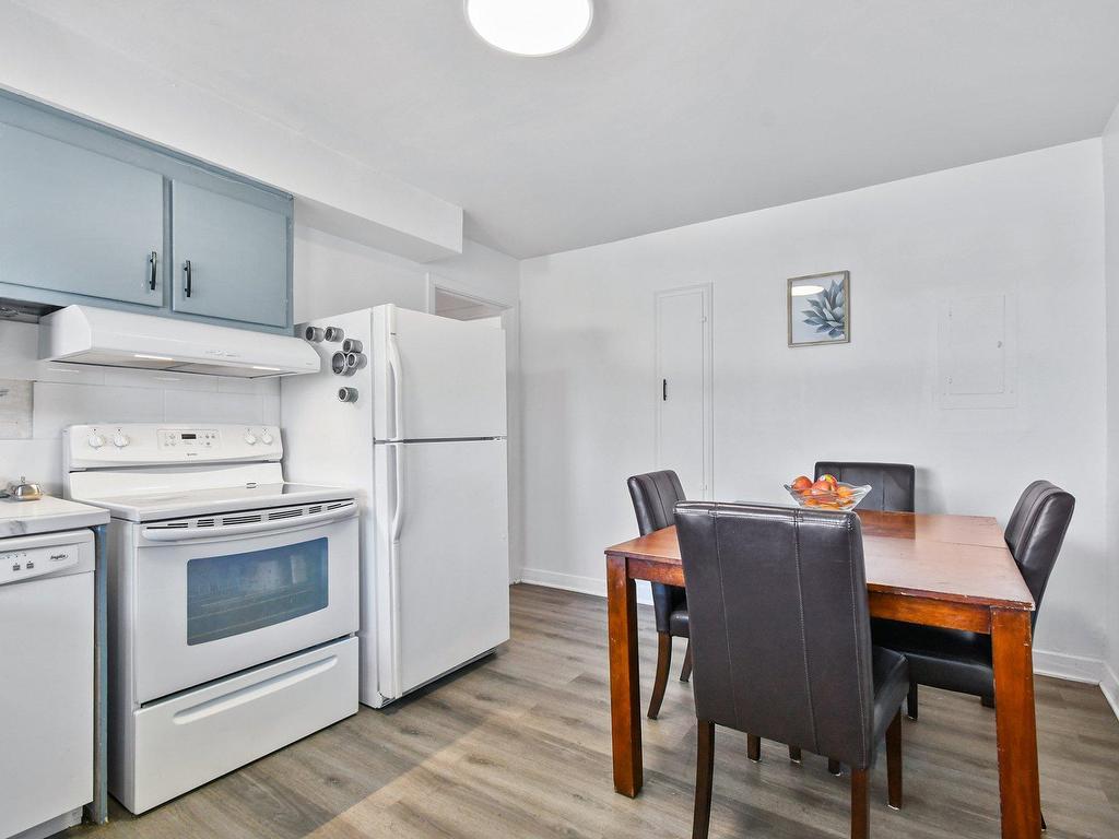 









125Z

 - 127Z


Av. Brien

,
Laval (Laval-des-Rapides),




QC
H7N3M2

