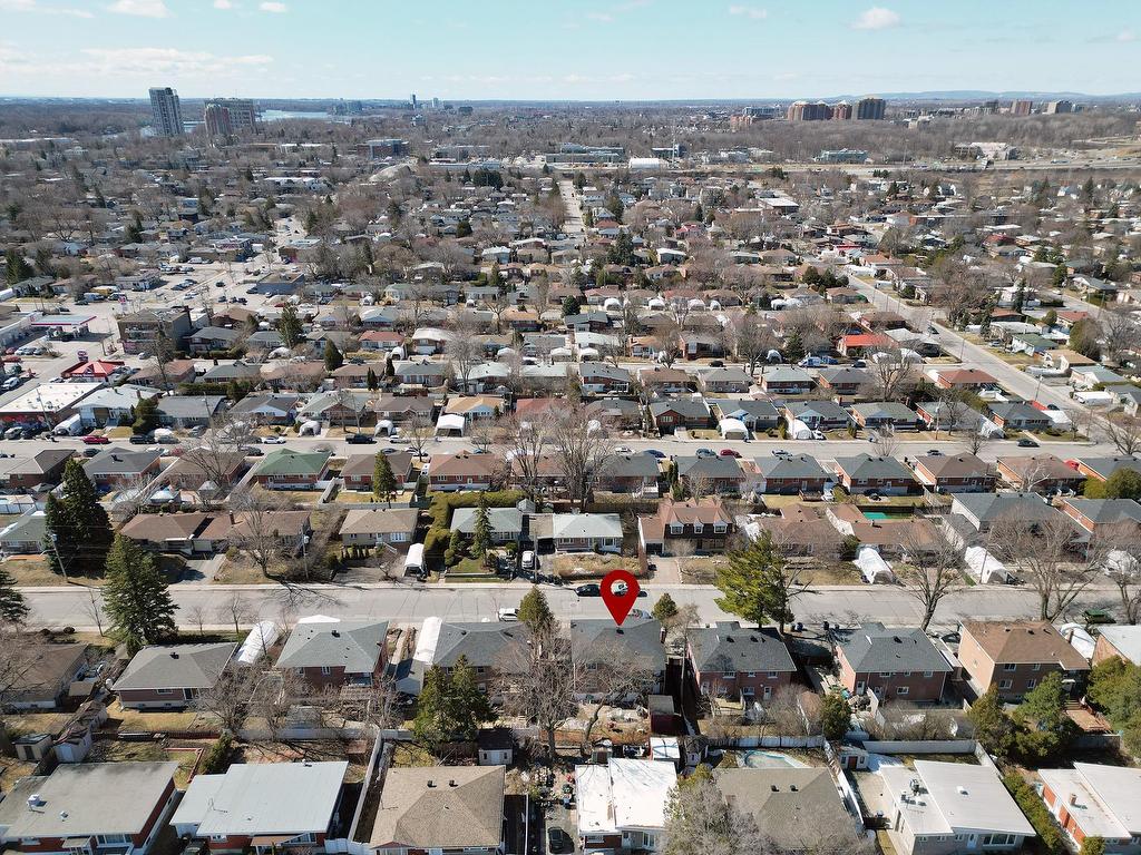









125Z

 - 127Z


Av. Brien

,
Laval (Laval-des-Rapides),




QC
H7N3M2

