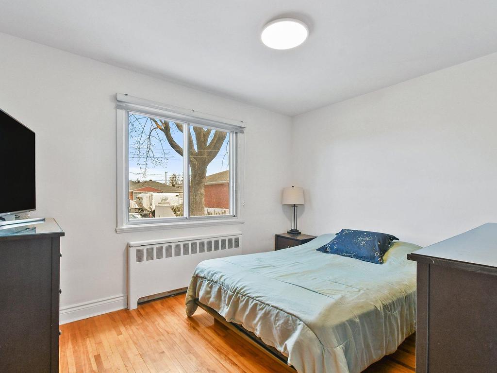 









125Z

 - 127Z


Av. Brien

,
Laval (Laval-des-Rapides),




QC
H7N3M2

