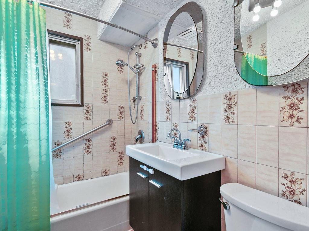 









125Z

 - 127Z


Av. Brien

,
Laval (Laval-des-Rapides),




QC
H7N3M2


