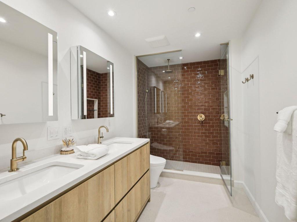 









168


Ch. au Pied-de-la-Montagne

, 4,
Mont-Tremblant,




QC
J8E3M2

