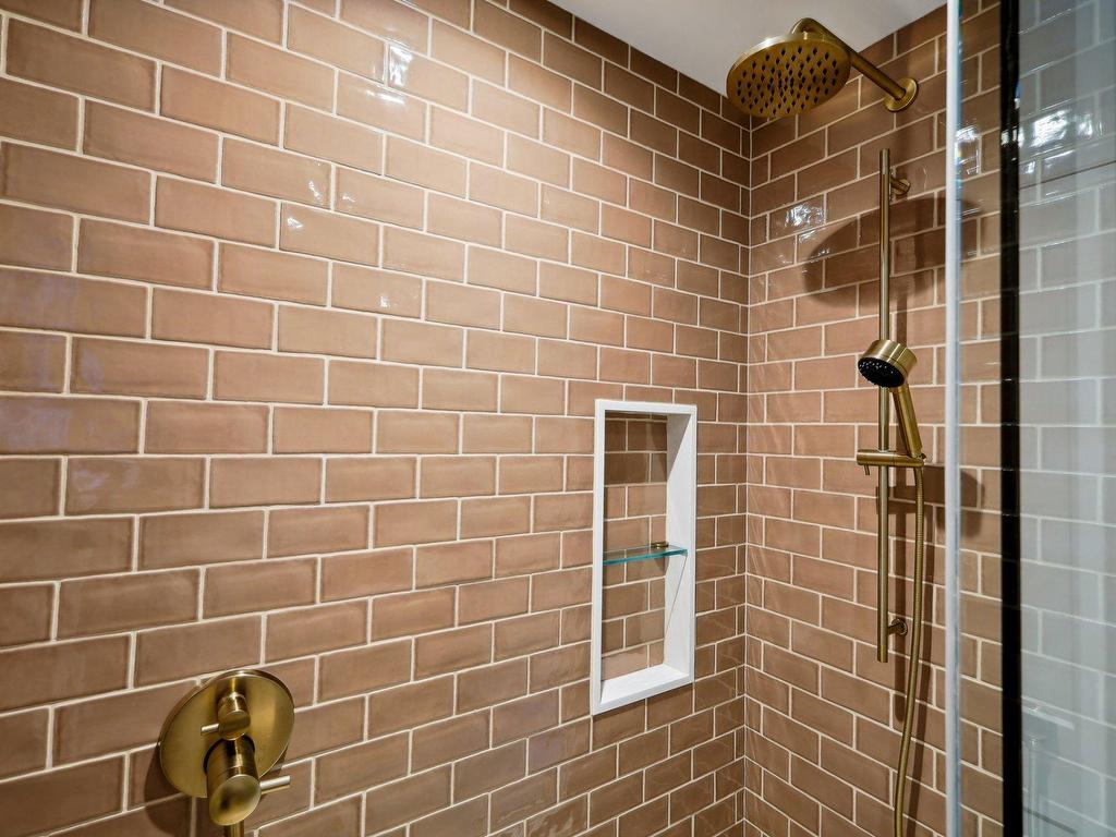 









168


Ch. au Pied-de-la-Montagne

, 4,
Mont-Tremblant,




QC
J8E3M2

