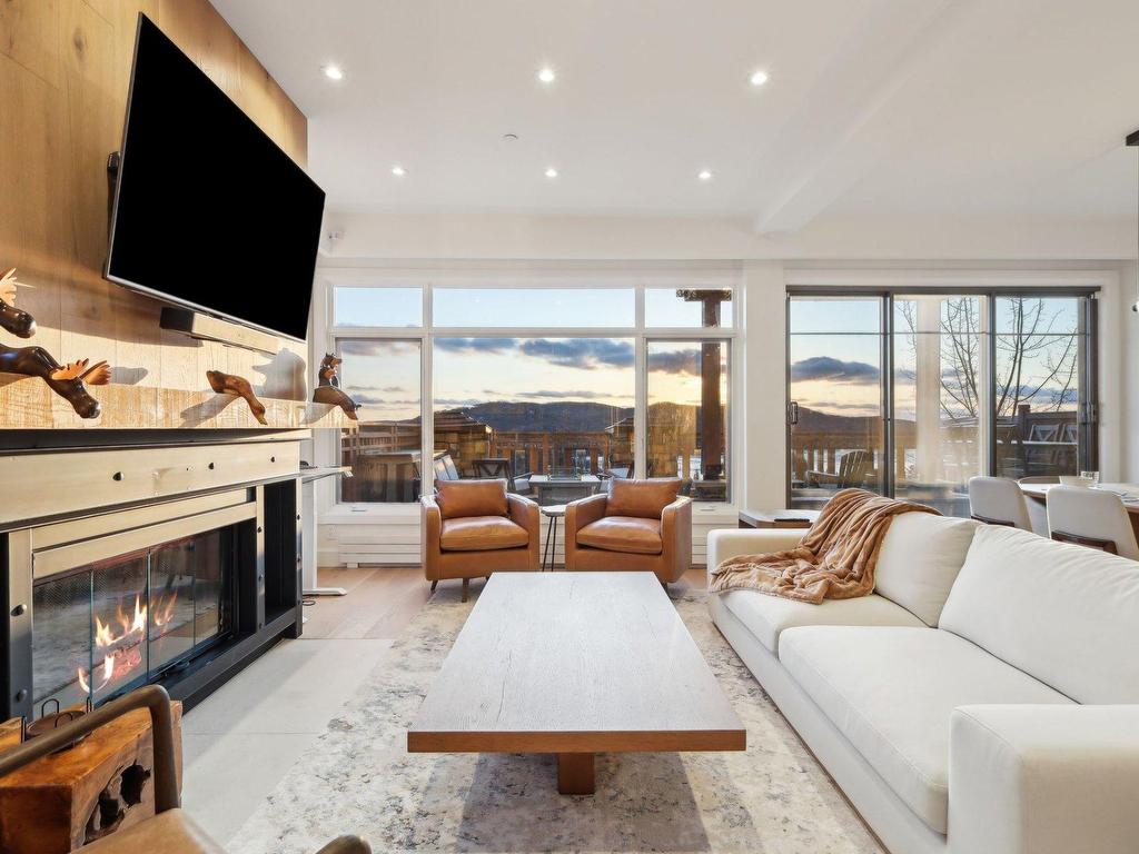 









168


Ch. au Pied-de-la-Montagne

, 4,
Mont-Tremblant,




QC
J8E3M2

