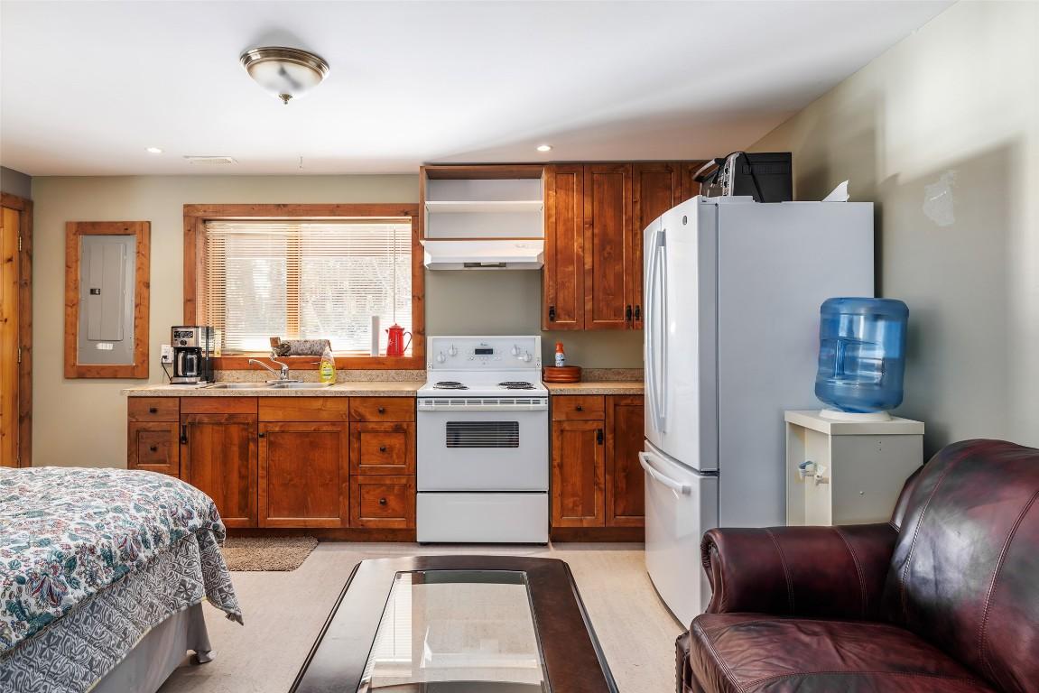









9434


Hodges

Road,
Vernon,




BC
V1H 2C4

