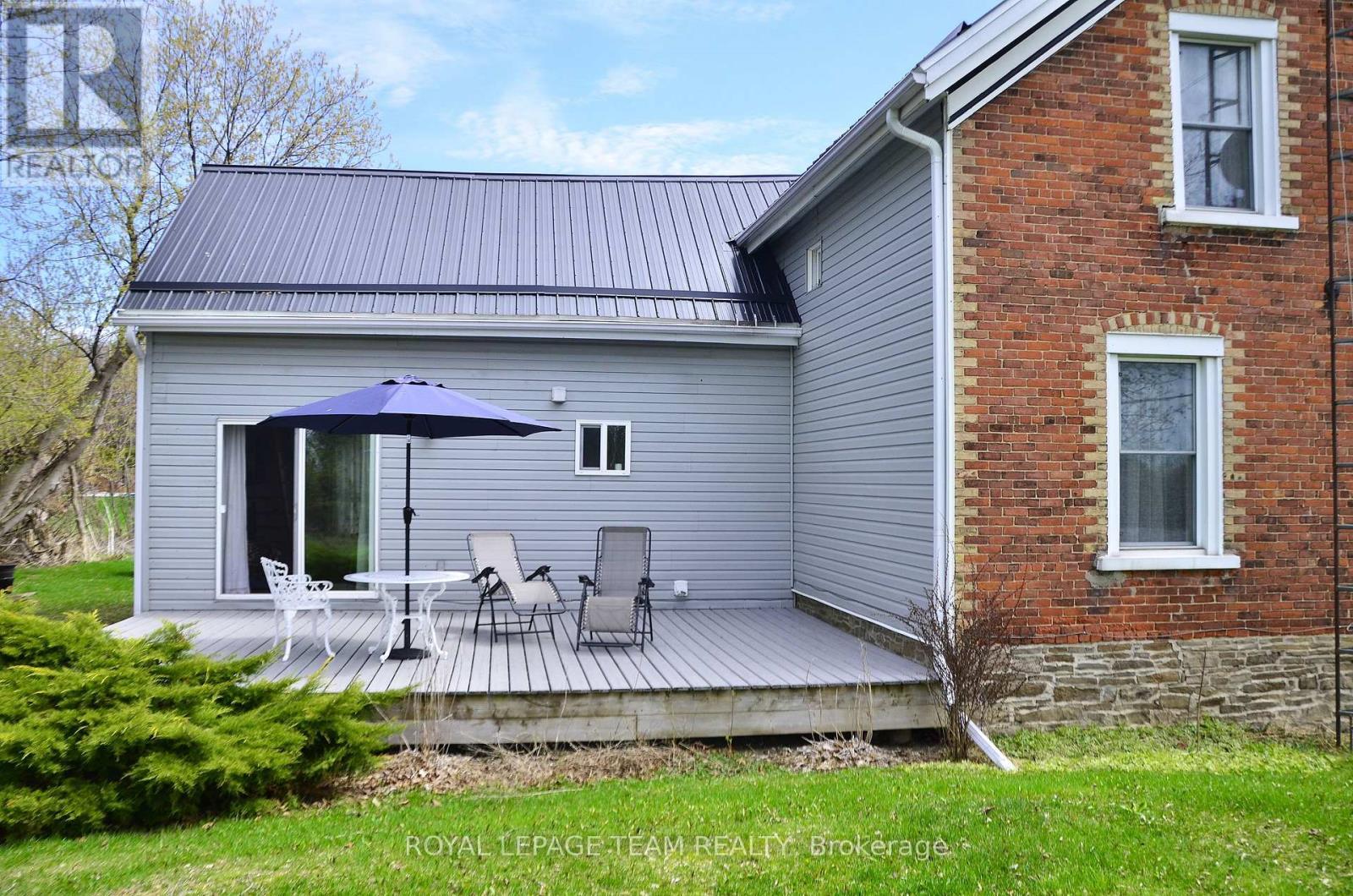 












804 COUNTY RD 2 ROAD W

,
Edwardsburgh/Cardinal,




Ontario
K0E1E0

