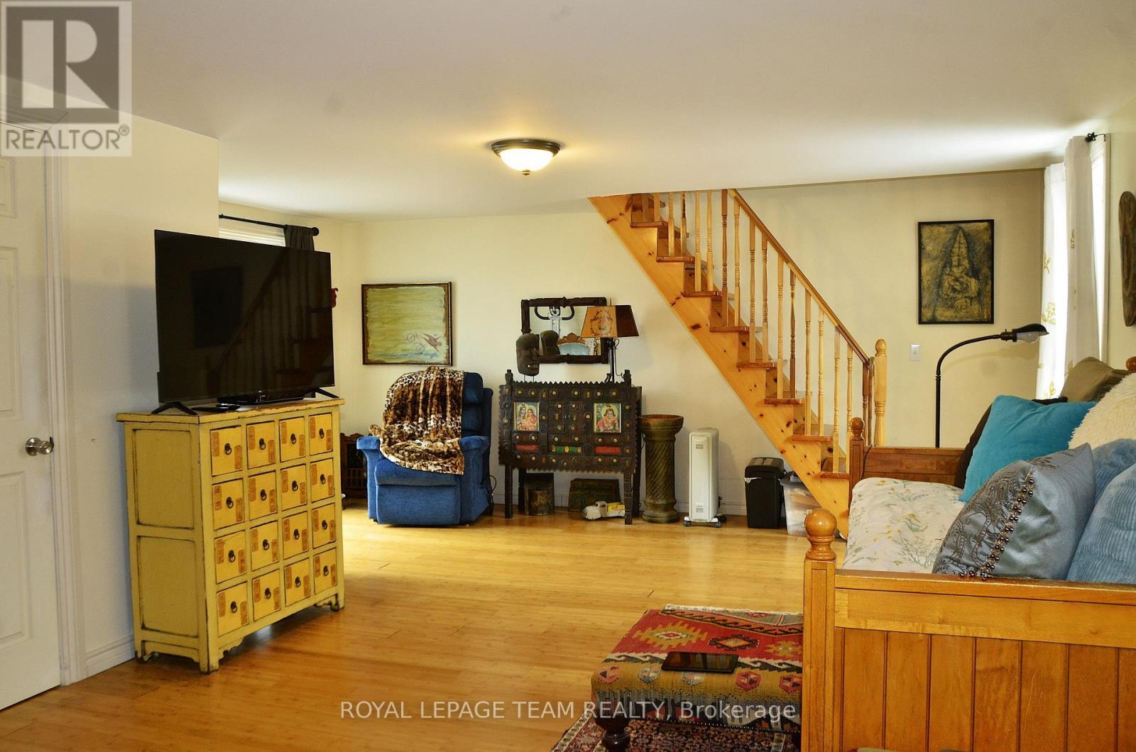 












804 COUNTY RD 2 ROAD W

,
Edwardsburgh/Cardinal,




Ontario
K0E1E0

