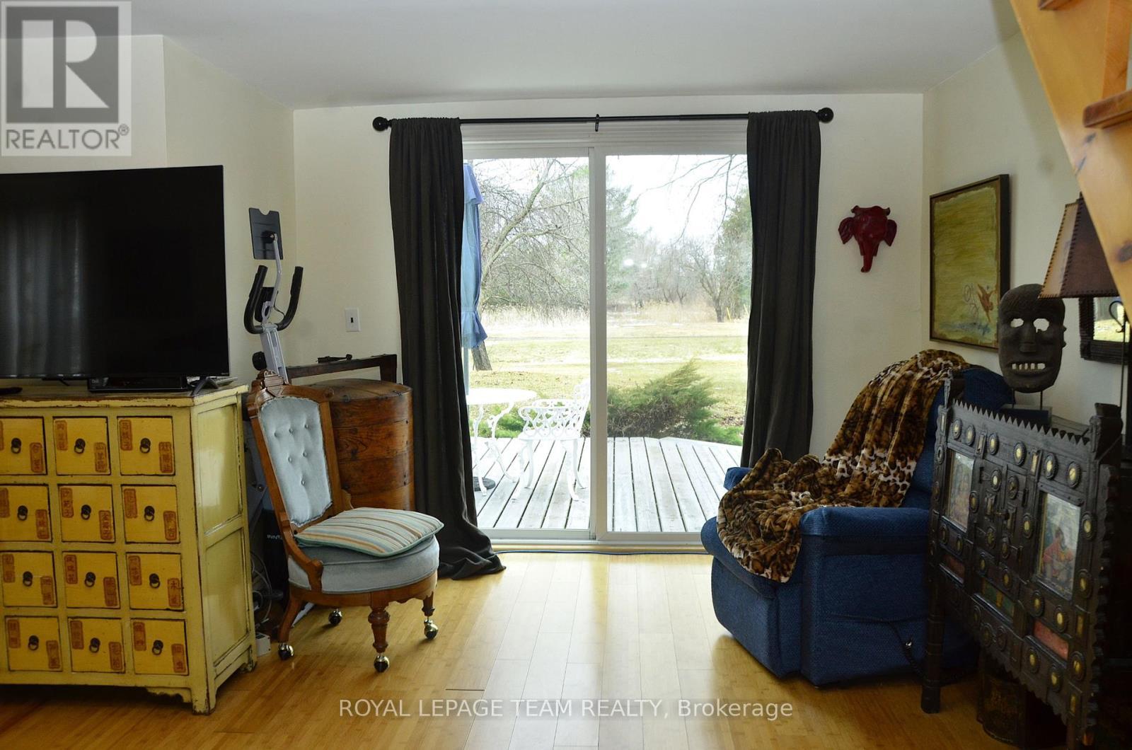 












804 COUNTY RD 2 ROAD W

,
Edwardsburgh/Cardinal,




Ontario
K0E1E0

