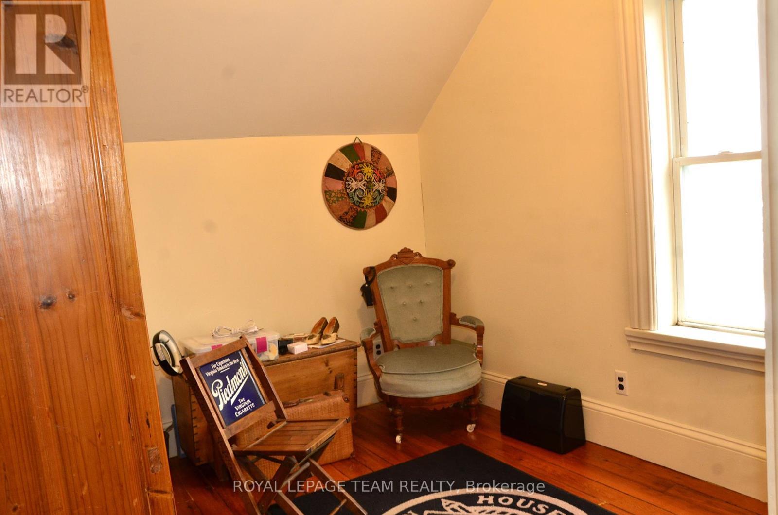 












804 COUNTY RD 2 ROAD W

,
Edwardsburgh/Cardinal,




Ontario
K0E1E0

