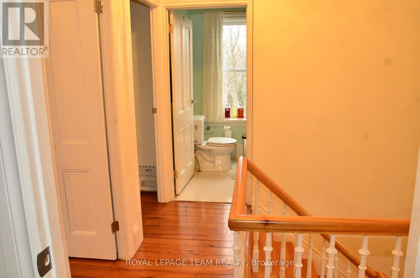












804 COUNTY RD 2 ROAD W

,
Edwardsburgh/Cardinal,




Ontario
K0E1E0

