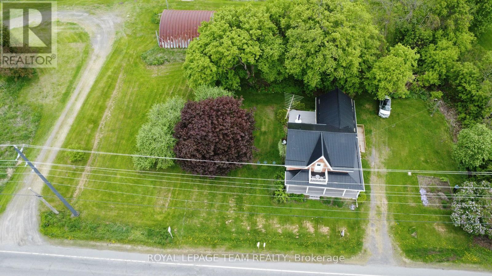 












804 COUNTY RD 2 ROAD W

,
Edwardsburgh/Cardinal,




Ontario
K0E1E0


