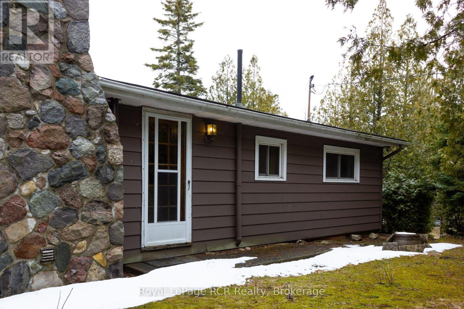 












594 WARNER BAY ROAD

,
Northern Bruce Peninsula,




Ontario
N0H2R0

