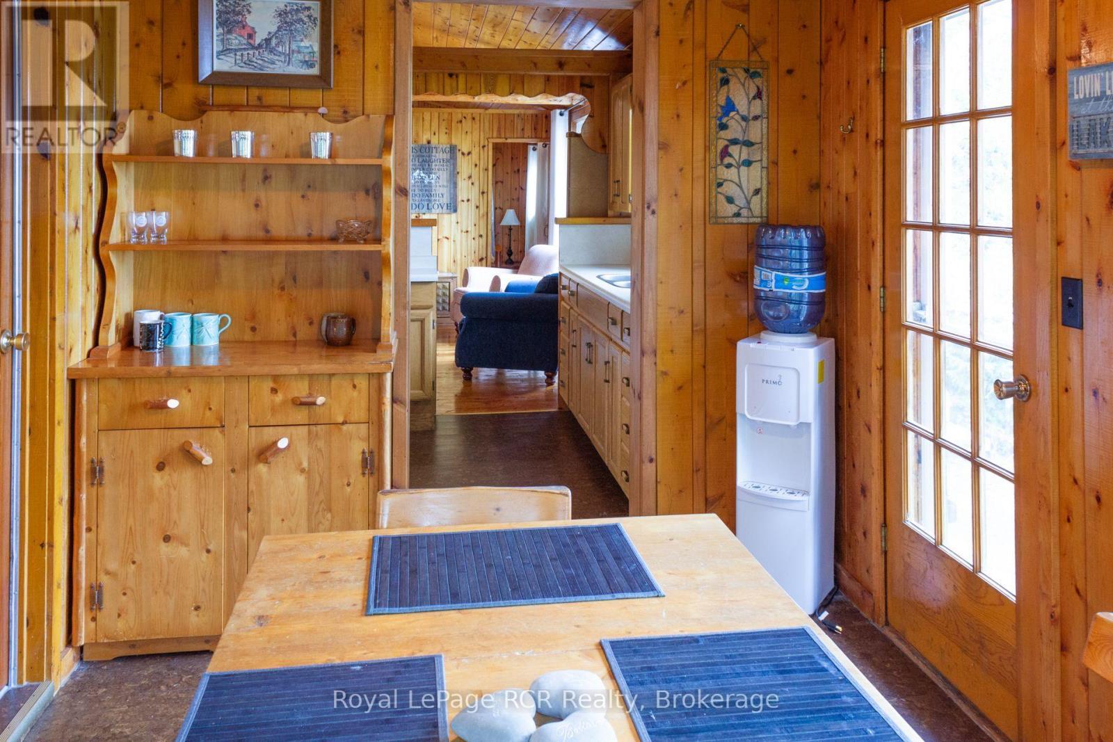












594 WARNER BAY ROAD

,
Northern Bruce Peninsula,




Ontario
N0H2R0

