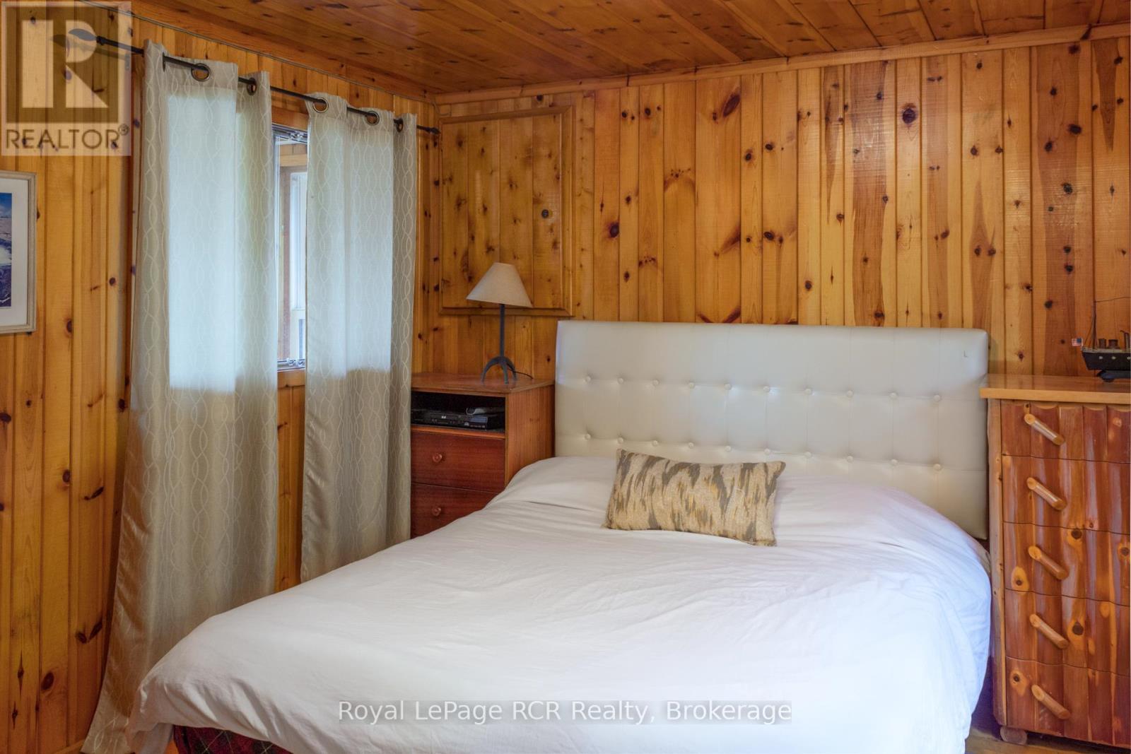 












594 WARNER BAY ROAD

,
Northern Bruce Peninsula,




Ontario
N0H2R0

