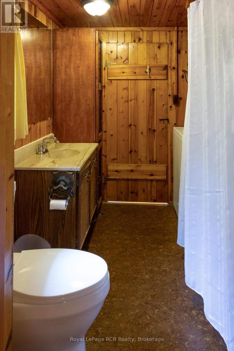 












594 WARNER BAY ROAD

,
Northern Bruce Peninsula,




Ontario
N0H2R0

