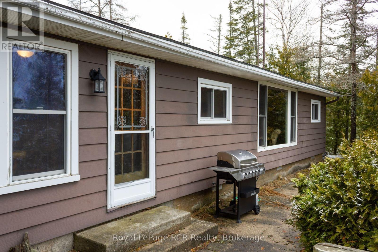 












594 WARNER BAY ROAD

,
Northern Bruce Peninsula,




Ontario
N0H2R0

