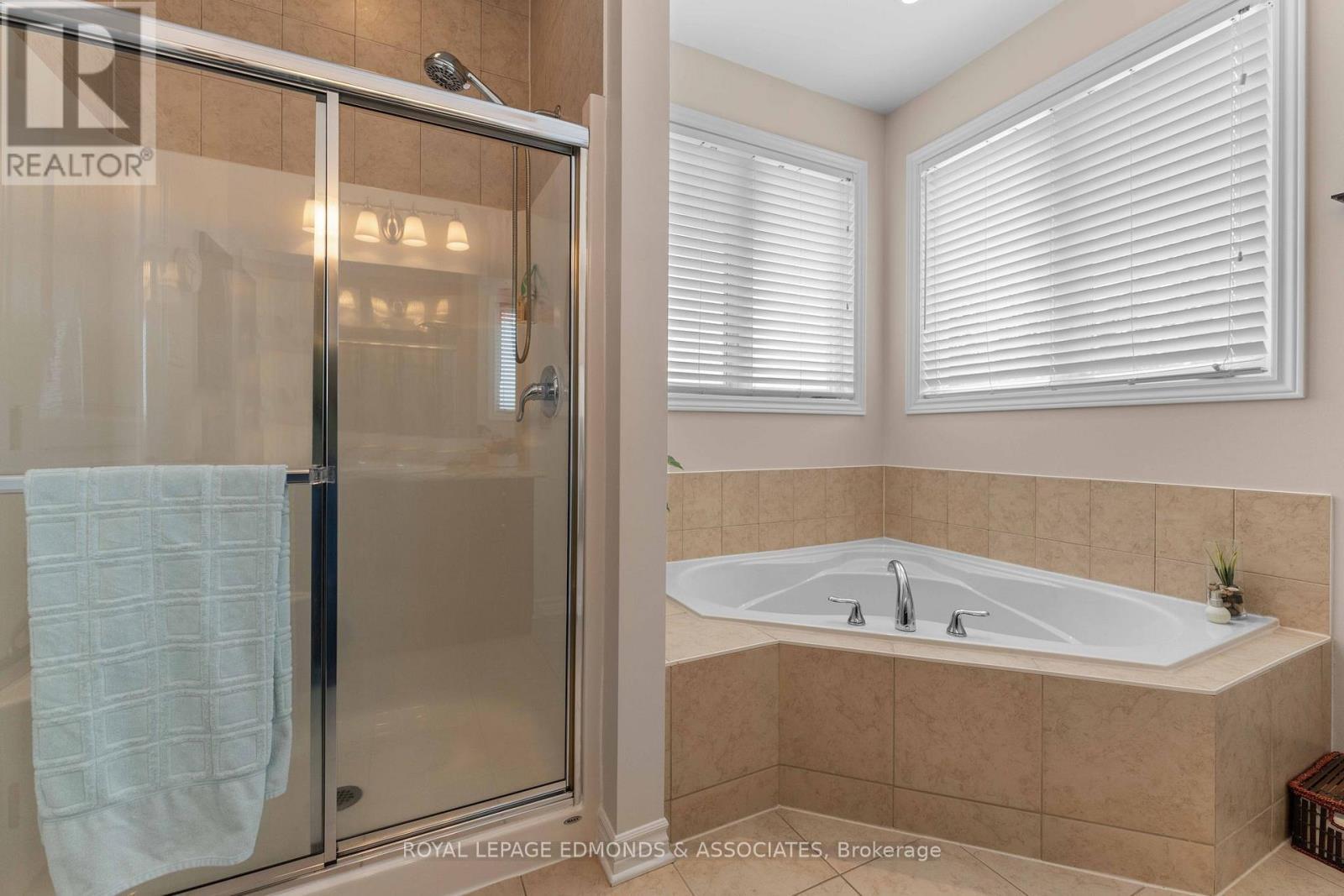 












31 BEDARD BOULEVARD

,
Petawawa,




Ontario
K8H0B7

