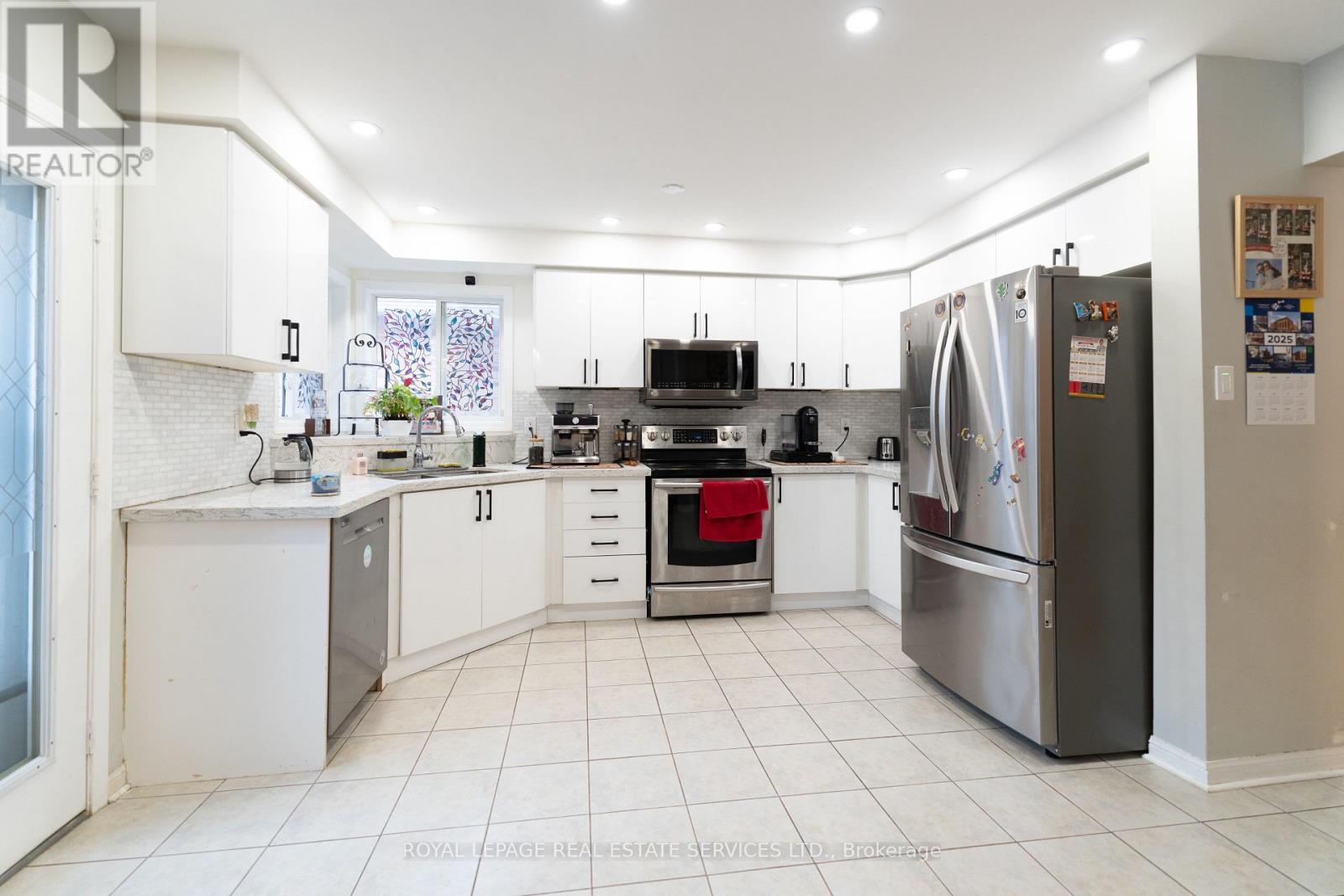 












1339 DUVAL DRIVE

,
Mississauga,




Ontario
L5V2W5

