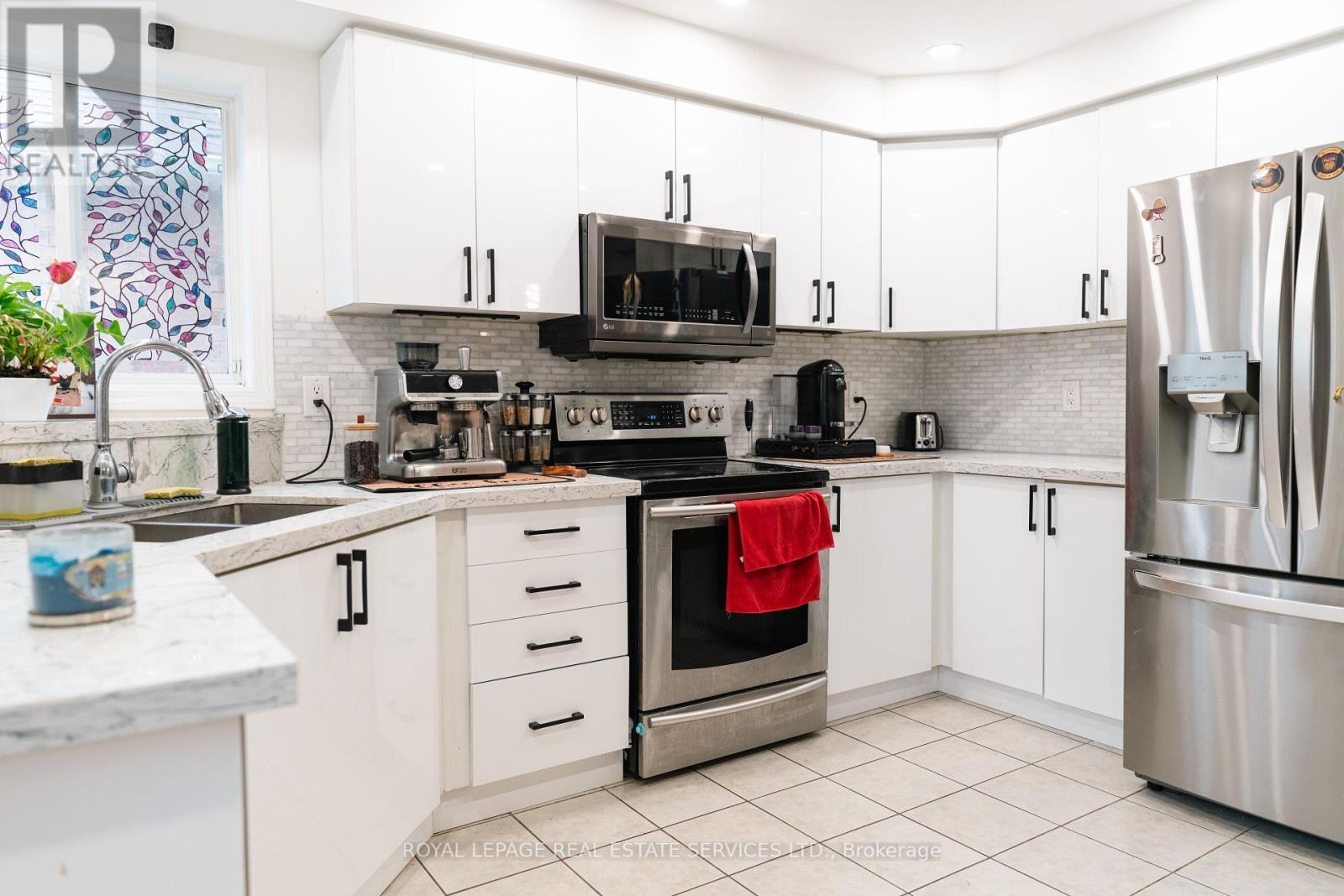 












1339 DUVAL DRIVE

,
Mississauga,




Ontario
L5V2W5

