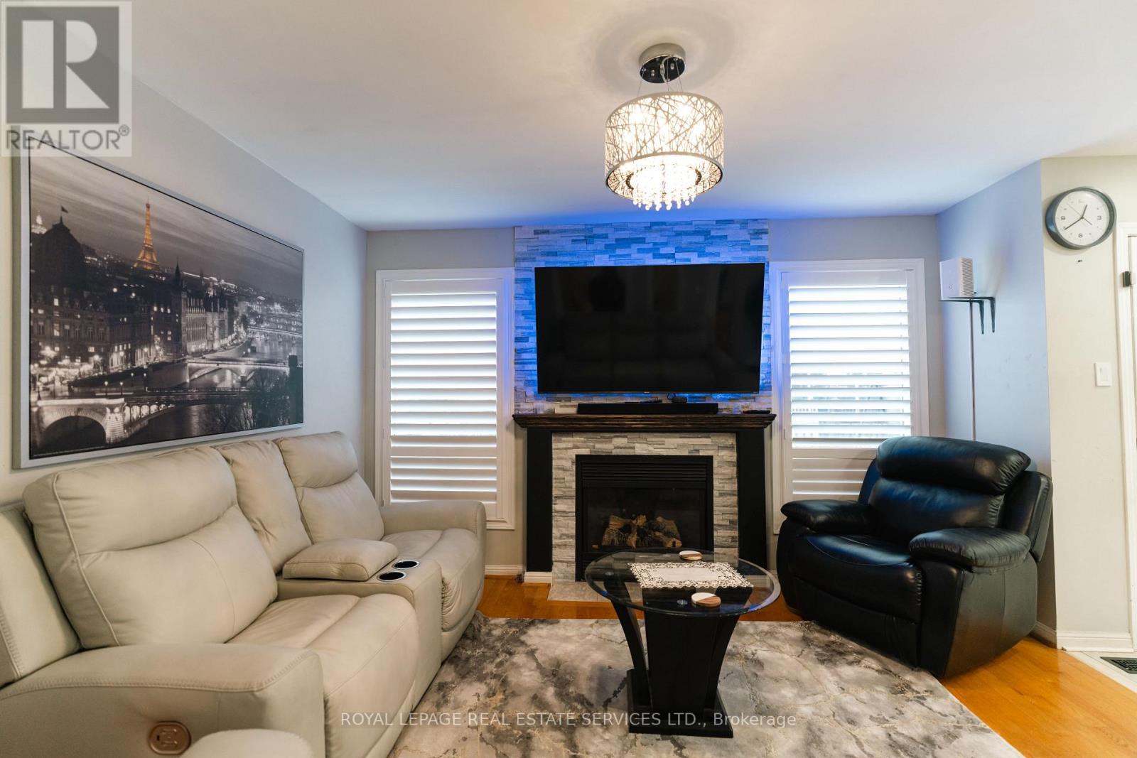 












1339 DUVAL DRIVE

,
Mississauga,




Ontario
L5V2W5

