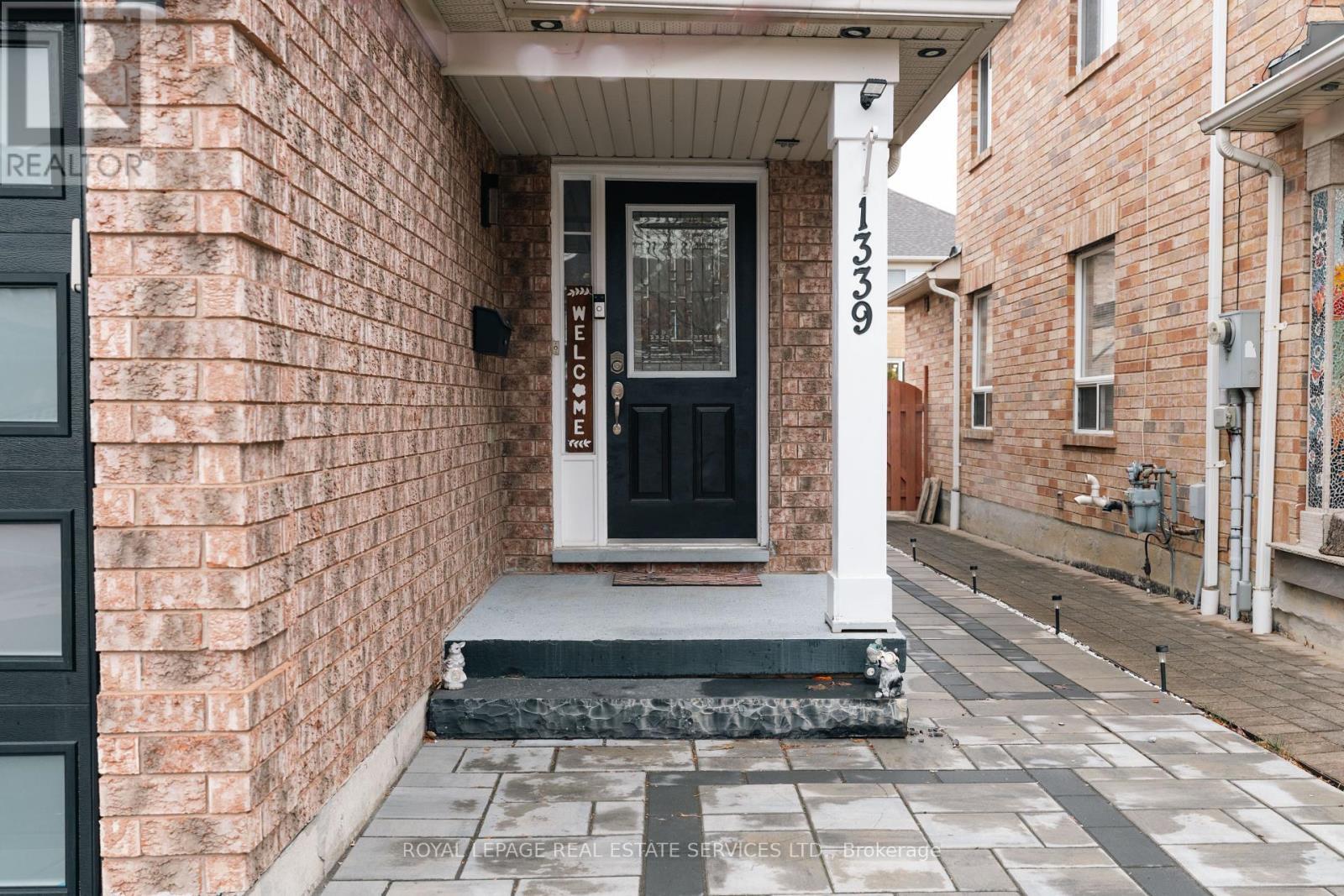 












1339 DUVAL DRIVE

,
Mississauga,




Ontario
L5V2W5

