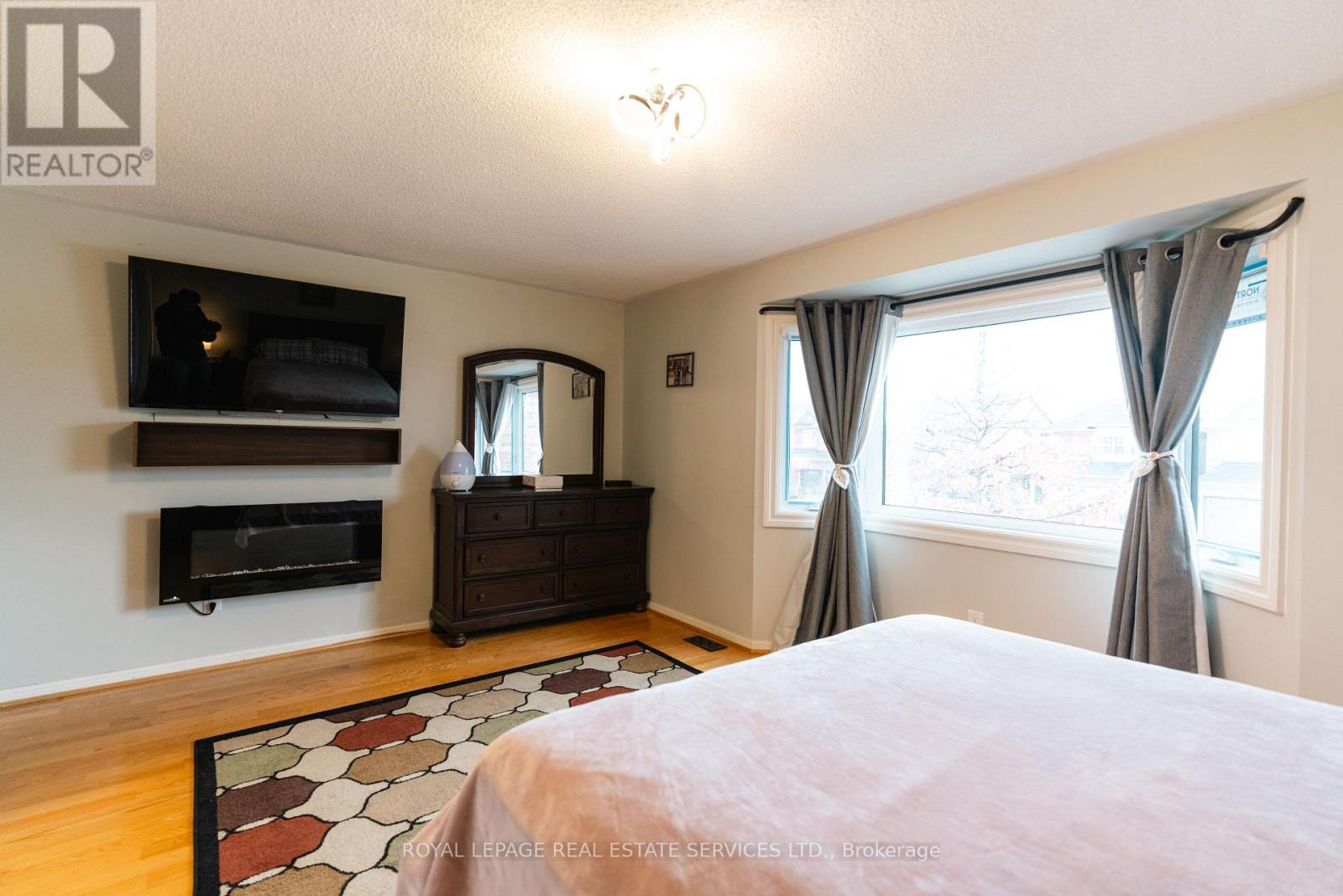 












1339 DUVAL DRIVE

,
Mississauga,




Ontario
L5V2W5

