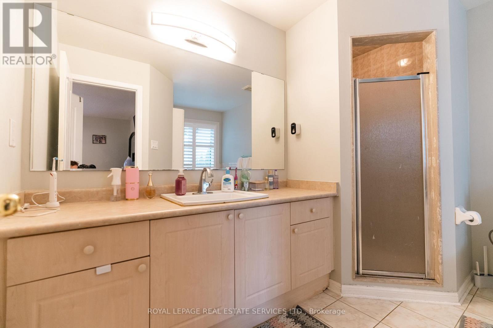 












1339 DUVAL DRIVE

,
Mississauga,




Ontario
L5V2W5

