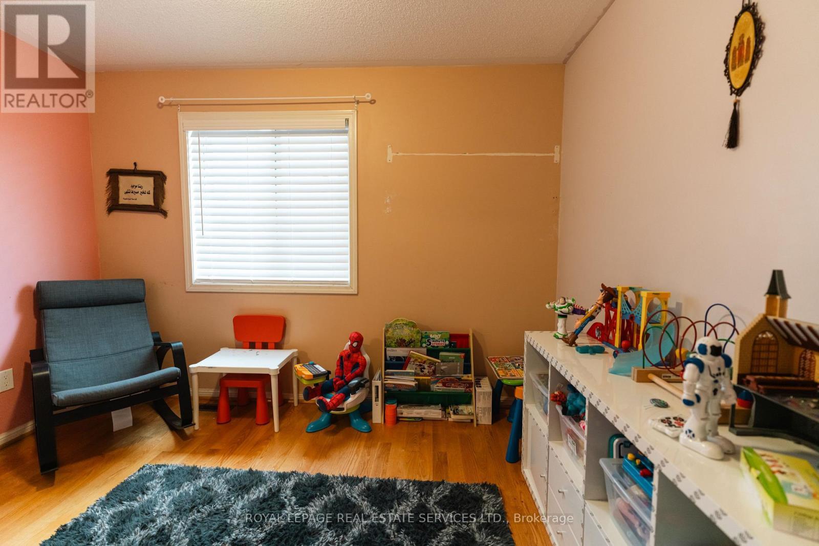 












1339 DUVAL DRIVE

,
Mississauga,




Ontario
L5V2W5

