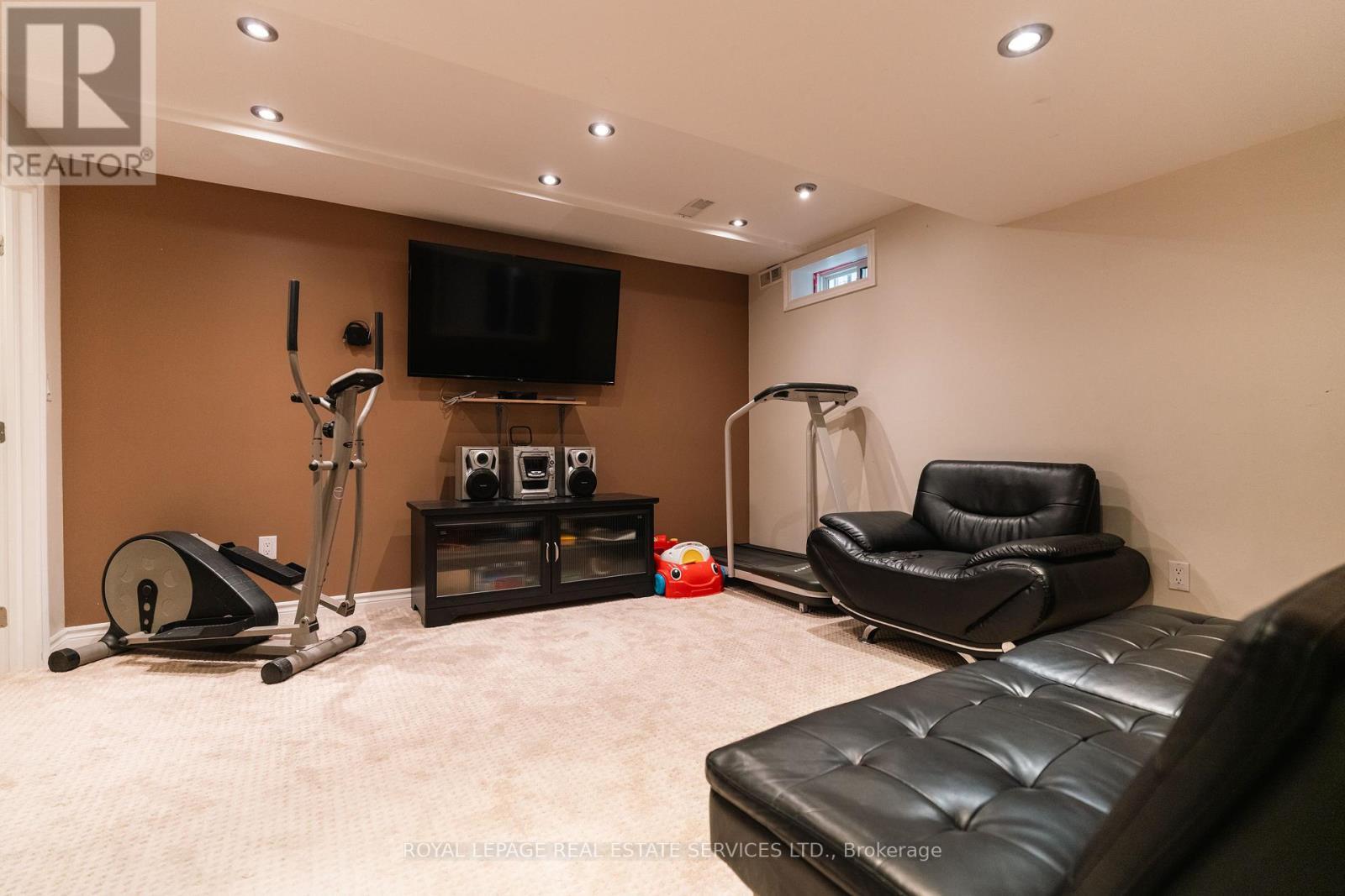 












1339 DUVAL DRIVE

,
Mississauga,




Ontario
L5V2W5

