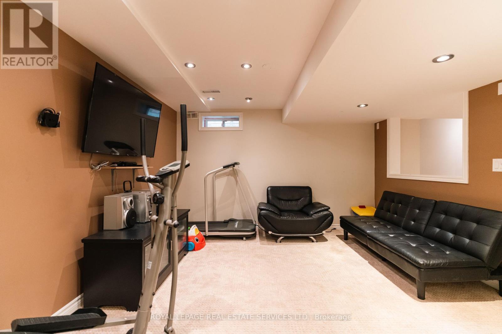 












1339 DUVAL DRIVE

,
Mississauga,




Ontario
L5V2W5

